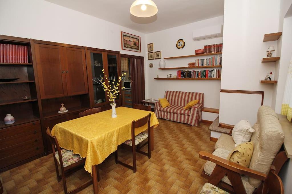 Ferienwohnung La Casa Di Carlo SantʼAntìoco Exterior foto
